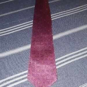 Elegant Purple Patterned Men's Tie
